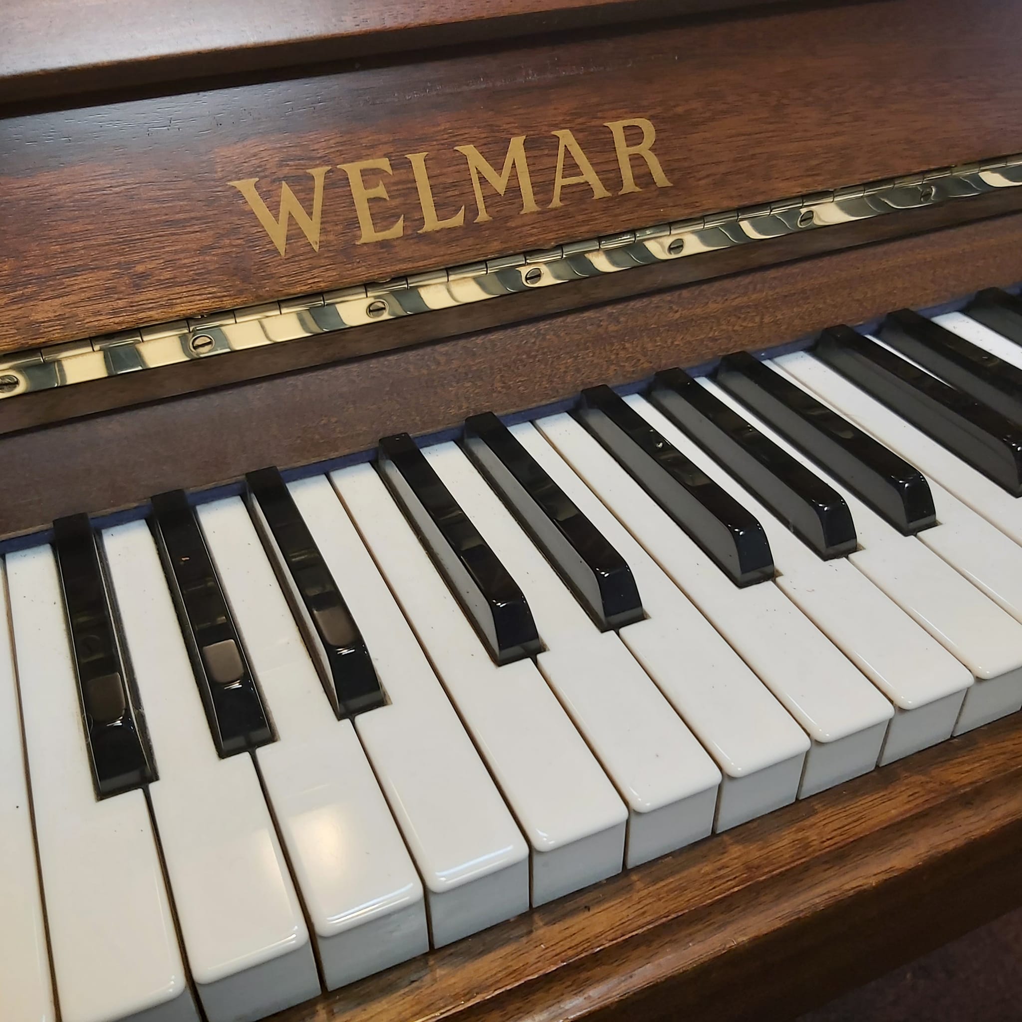 Acoustic grand and upright pianos for sale