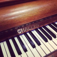 Challen MultiTone Piano 02