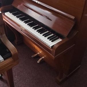 DALE FORTY 5-octave upright piano 05