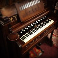 Karn 21-stop Reed Organ